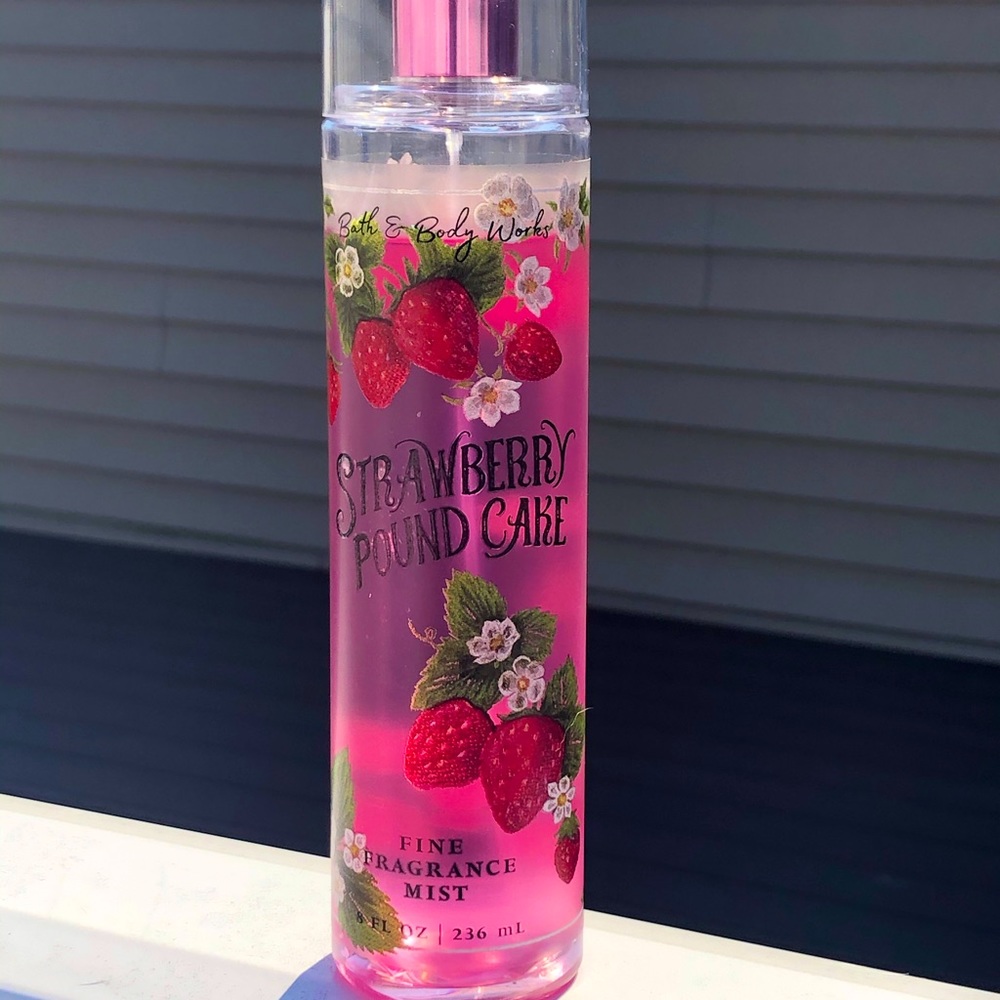 BBW *Strawberry Poundcake* Body Spray